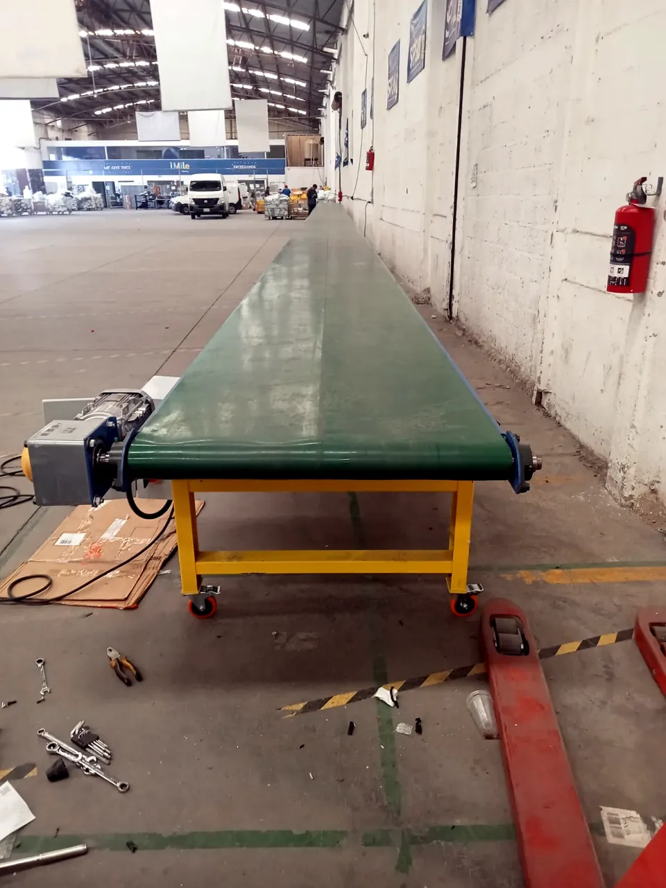 Preparación y unión de una banda transportadora verde